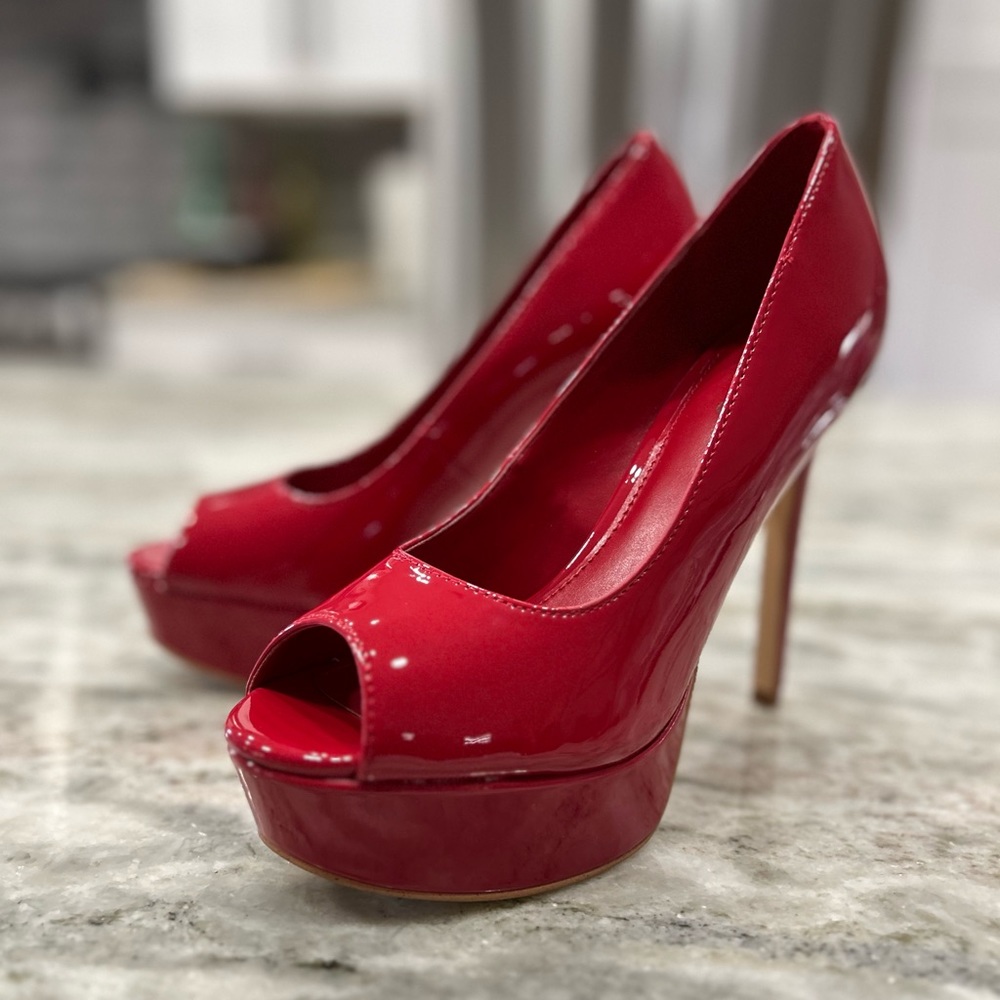 NWT Guess Red Patent Leather High Heel Platforms